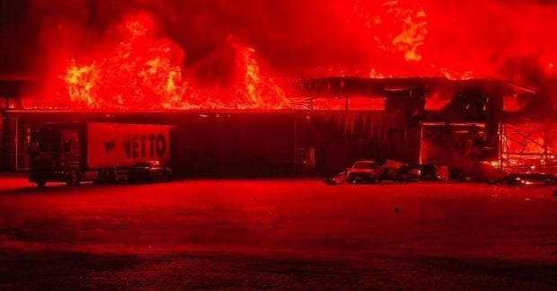 РФ атакувала склади «Нової пошти» на Київщині: деталі