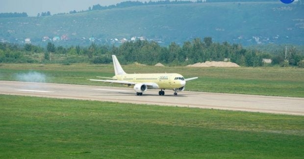 Росія підняла в небо перший серійний літак МС-21