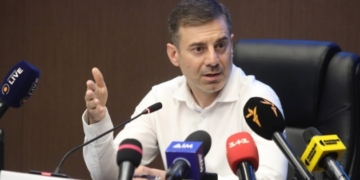 Скандал у Берегівському ТЦК: сотні людей у заручниках