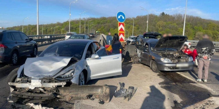 Смертельна ДТП на Дарницькому мосту: водій Tesla під судом