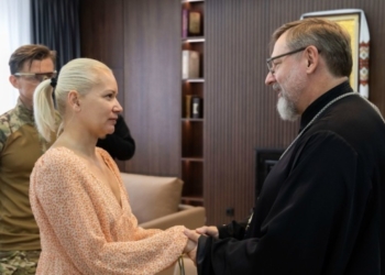 Святослав зустрівся з дружиною Олексія Юкова