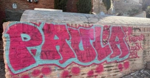 Туристка осквернила пам'ятку XVI століття: суворе покарання