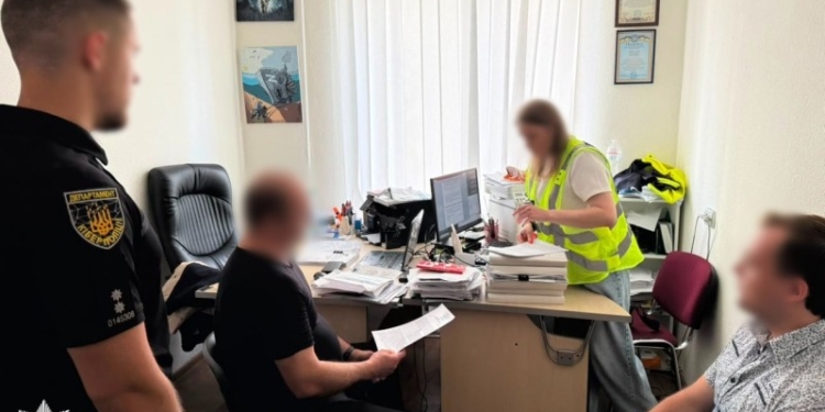 У Києві батько розбещував 3-річну доньку: деталі справи