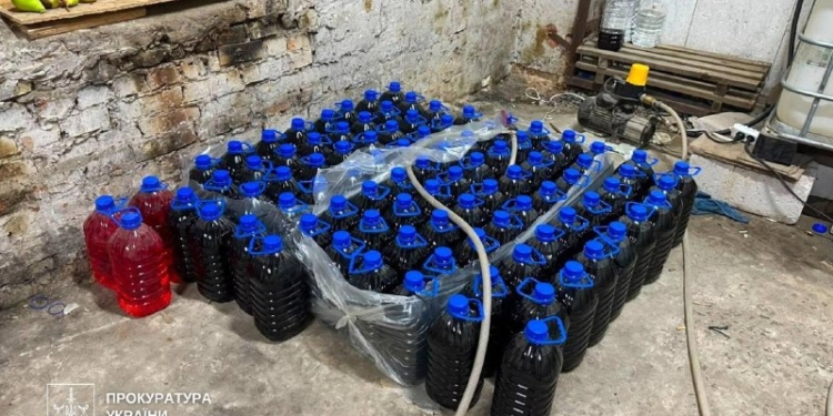 У Києві ліквідували масштабний цех з виробництва фальсифікату