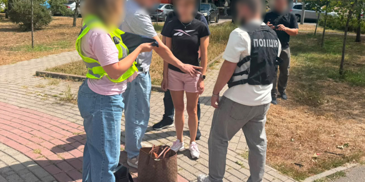 У Києві викрили схему бронювання за 20 000 доларів
