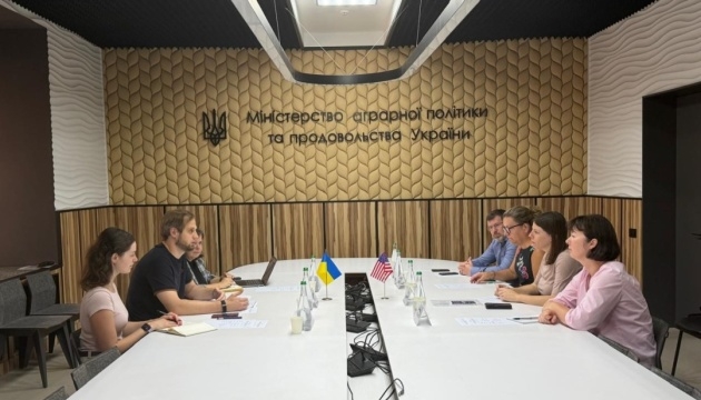 Україна просить США допомогти зі зберіганням зерна