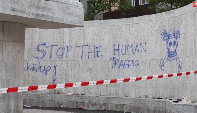 В Амстердамі затримали вандалів, що осквернили монумент