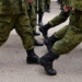 В окупованому Донецьку окупанти вербують людей у барах