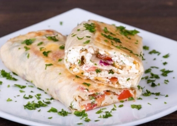 Як приготувати швидкий білковий рол із куркою
