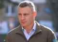 Атака на Київ: наслідки падіння уламків у районах міста