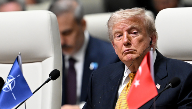 Білий дім обмежив доступ CNN до літака Дональда Трампа
