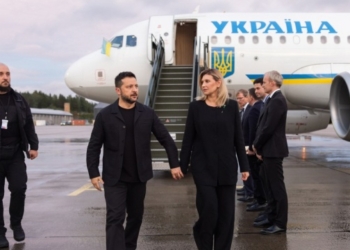 Дрон ледь не збив літак Зеленського під час вильоту