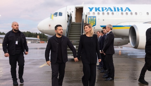 Дрон ледь не збив літак Зеленського під час вильоту