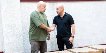 Тернопіль для ЗСУ: п’ять генераторів передали бійцям 12-ї бригади «Азов»