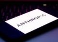 Глава Anthropic закликає уповільнити розвиток ШІ