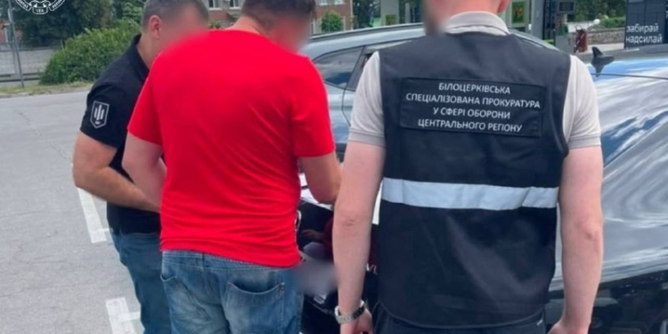 На Київщині та Чернігівщині працівникам ТЦК оголосили підозри