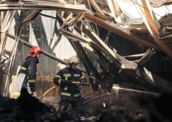 Наслідки атаки РФ: пожежі на Київщині ліквідовано