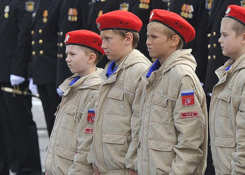 Окупанти мілітаризують дітей у Криму: 36 тисяч у «Юнармії»
