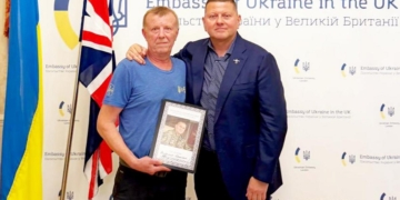 Реабілітація, допомога локальним медіа та визволення з полону: Валерій Залужний зустрівся із секретарем НСЖУ у Лондоні
