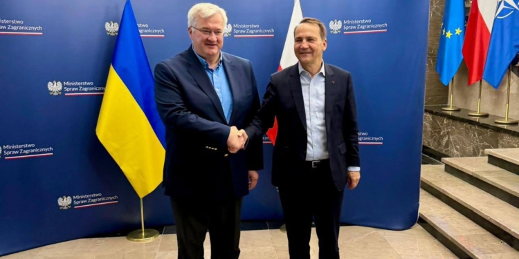 Сікорський: Російський тероризм вже всередині нашого дому