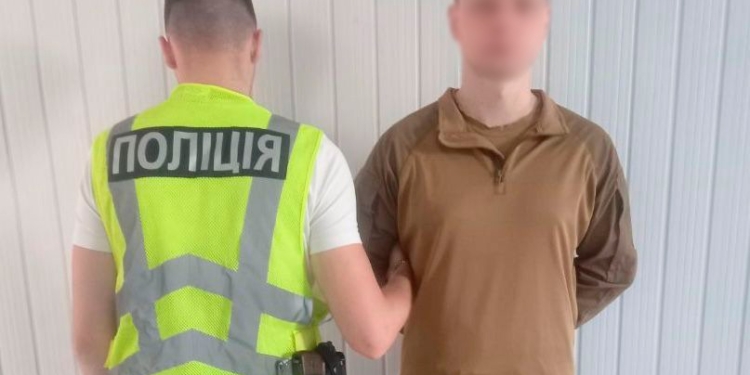 У Києві судитимуть чоловіка за продаж раритетної зброї