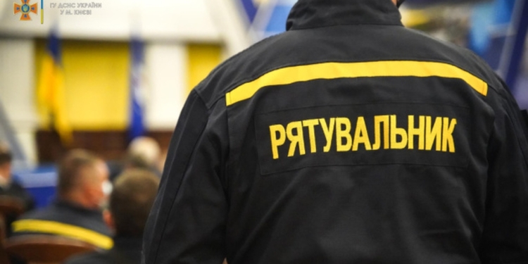 У Луцьку після ворожої атаки спалахнули вагони потяга