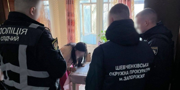 У Запоріжжі судитимуть матір за продаж двох дітей