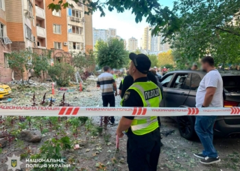 Удар БпЛА по багатоповерхівці в Дарницькому районі