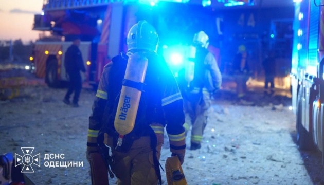 В Одесі під завалами будинку знайшли тіло загиблого