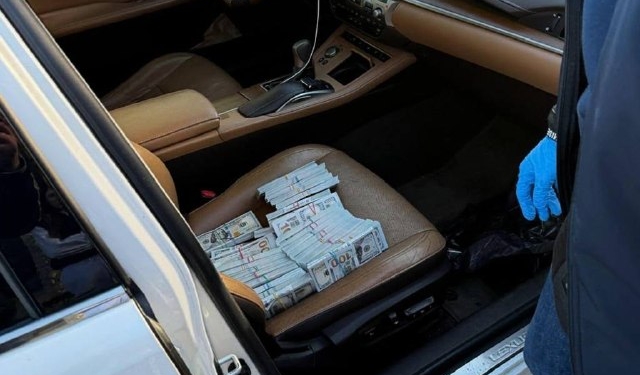 Адвокат спробував заволодіти 315 тис. доларів клієнтки