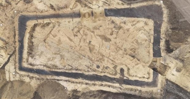 Археологи знайшли середньовічний тунель у кургані