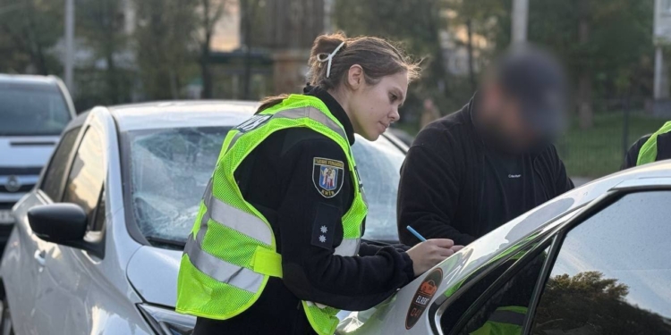 Атака дронів на Київ: 12 постраждалих та руйнування