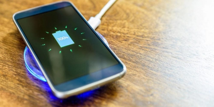 Чи варто заряджати смартфон до 100%: поради експертів