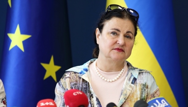 Дипломати ЄС залишаються у Києві попри погрози РФ