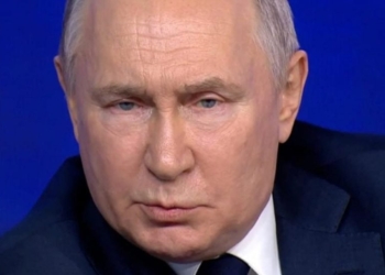 Літак Путіна не зміг сісти в Москві через обмеження