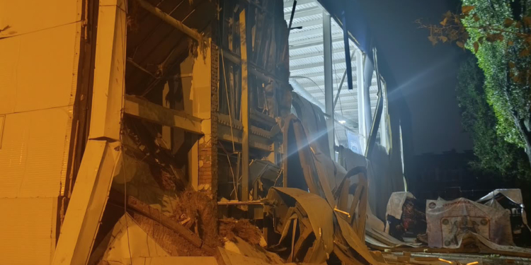 Наслідки нічного обстрілу Києва: є загибла та поранені
