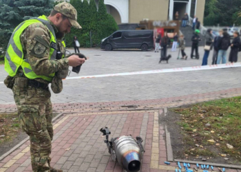 Наслідки нічної атаки дронів на Київ: є постраждалі