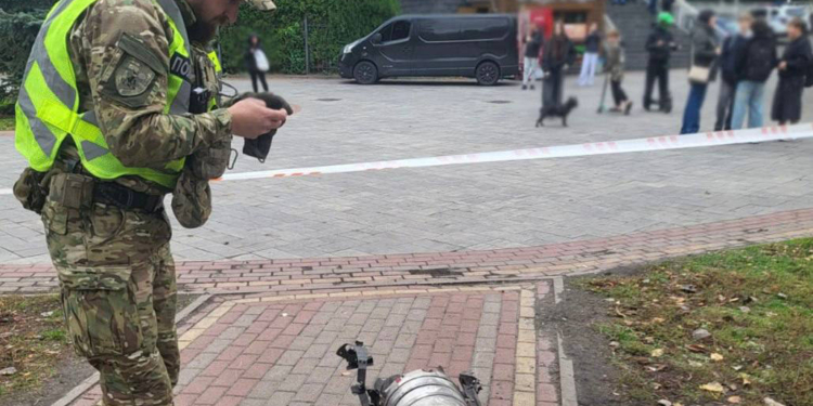 Наслідки нічної атаки дронів на Київ: є постраждалі