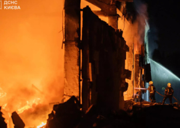 Нічна атака на Київ: є постраждалий внаслідок обстрілу