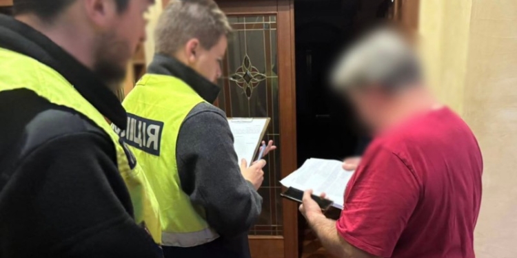 Підозра посадовцю КП Інформатика через переплату