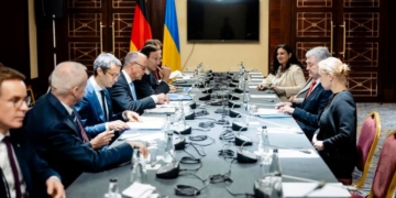 Порошенко зустрівся з Фрідріхом Мерцем у Києві