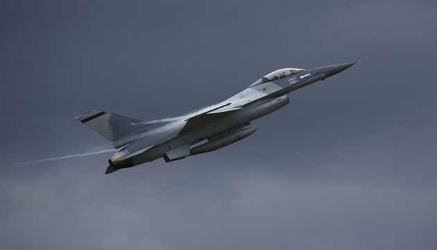 Румунські F-16 перехопили дрони над Чорним морем