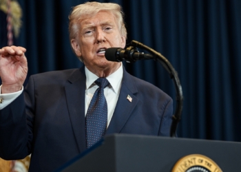 Трамп порадив Франції закрити кордони через заворушення