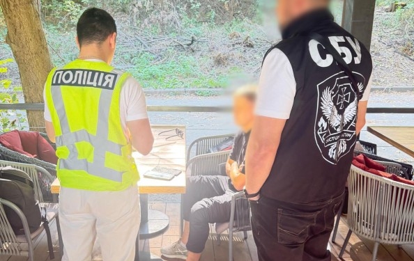 У Києві адвокат погорів на хабарі за «бронь» від мобілізації