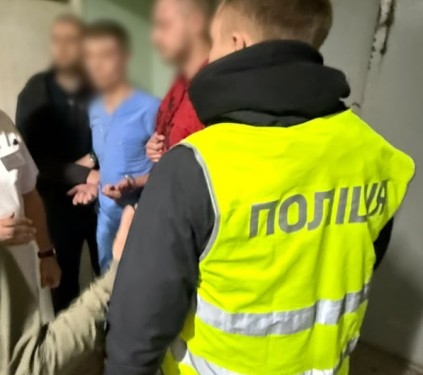 У Києві лікар вимагав 10 тисяч доларів за фіктивну інвалідність