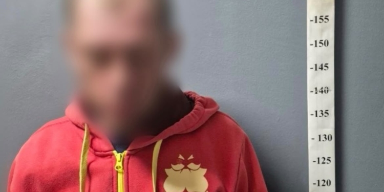 У Києві затримали грабіжника, що напав на жінку