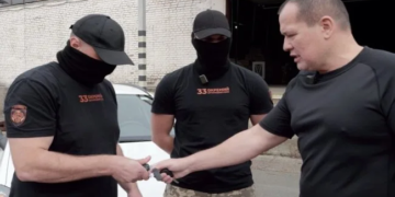 «Українська команда» передала партію автомобілів бійцям 33-го штурмового полку