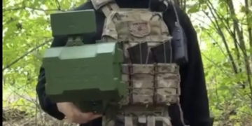 Замість квітів — реальна допомога фронту: Учні тернопільської школи №22 придбали обладнання для двох підрозділів ЗСУ