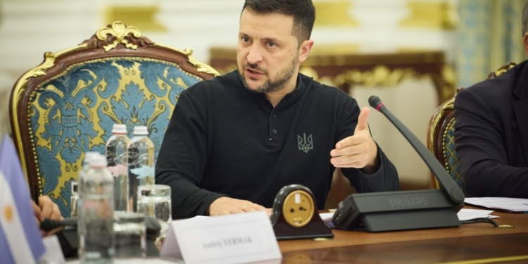 Зеленський обговорив загрози іранських шахедів з Ізраїлем